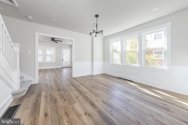 Photo - 511 Bettlewood Ave
