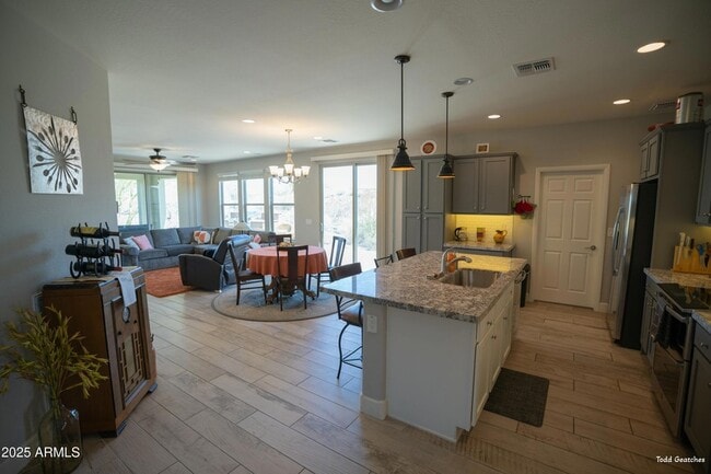 3231 Huckleberry Wy
