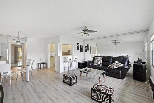 Photo - 146 Suffolk F Condo Unit 146