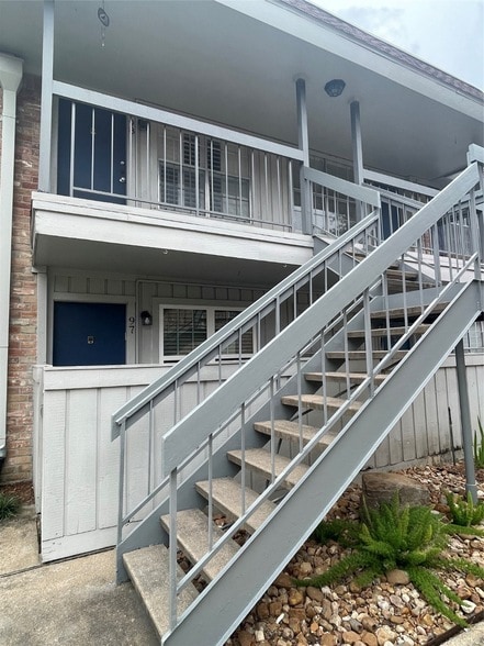 Photo - 2250 Bering Dr Unidad 98