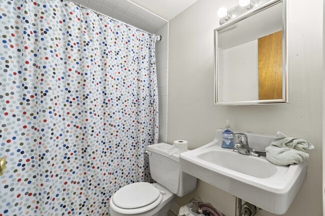 Photo - 4801 Calvert Rd