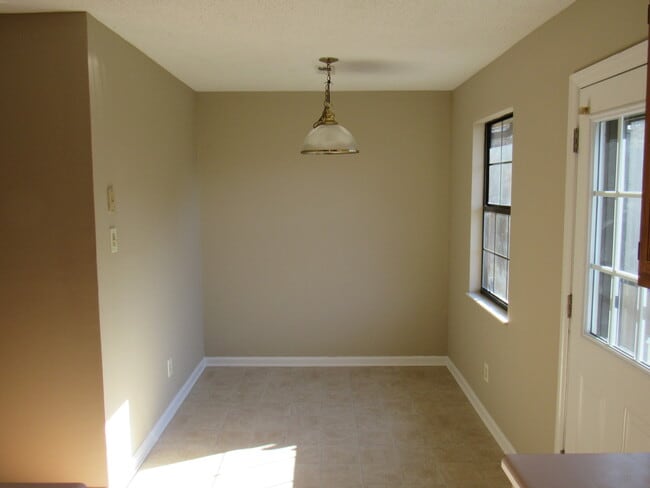 Photo - Charming 2-Bed, 2-Bath Townhouse in NW Kno...