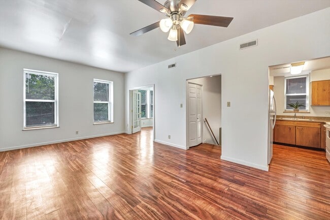 Building Photo - 3455 Park Ave Unit A