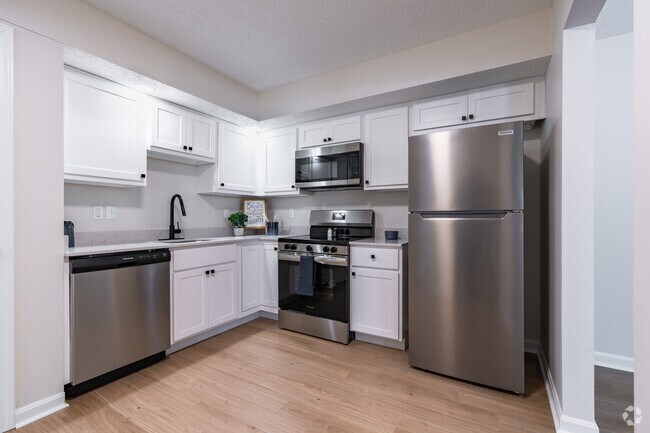 2BR, 2BA - 1,500SF - Kitchen - Lochwood Apartments