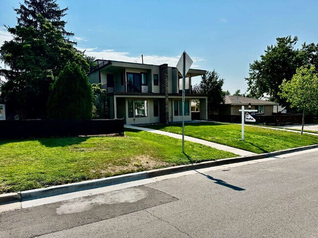 Available July! Spacious 3-Bedroom Townhouse with 3.5 Baths in Vibrant Sloans Lake!