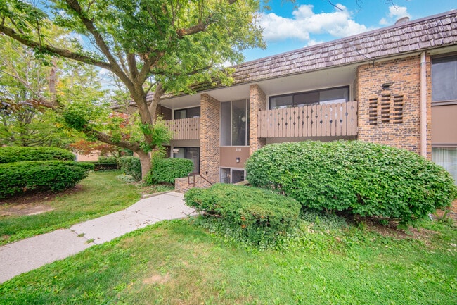 Building Photo - 2118 Pauline Blvd Unit 312