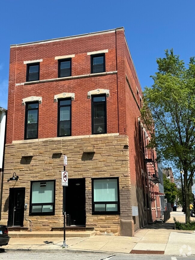 Building Photo - 1943 S May St Unit 1C Rental