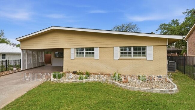 Photo - 156 Trelawney St