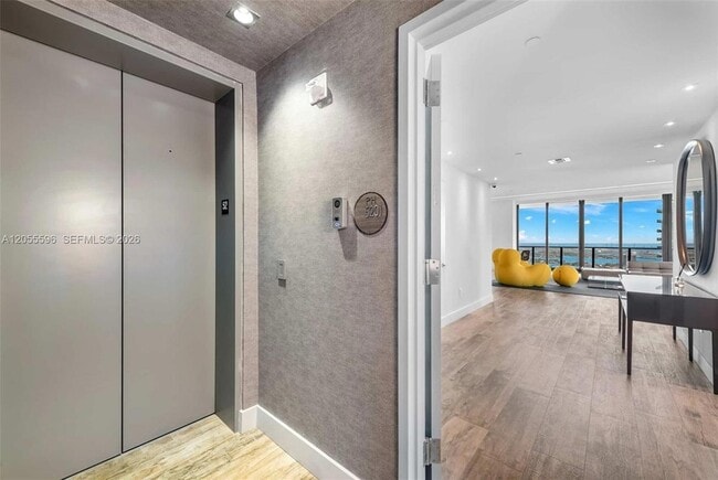 650 NE 32nd St Unit 5201