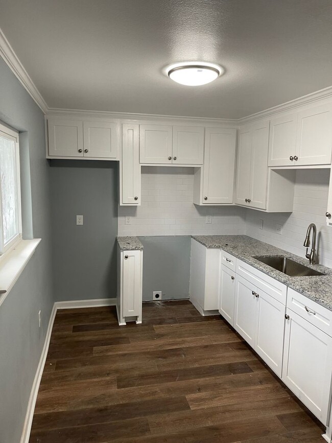 Photo - Crown Ave PLEX