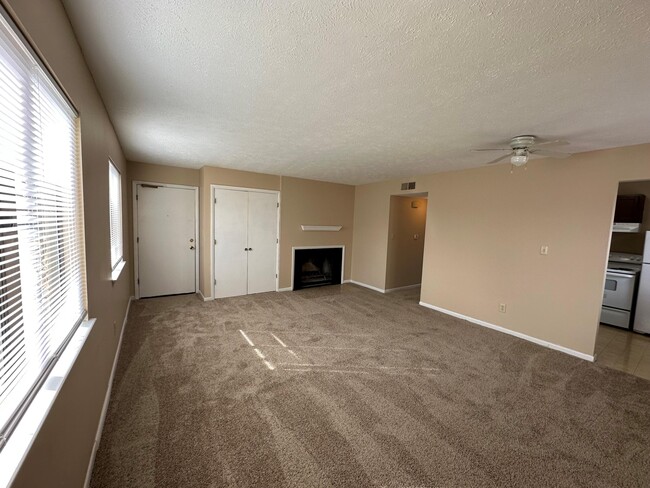Photo - 460 Lenney Dr Unit 1