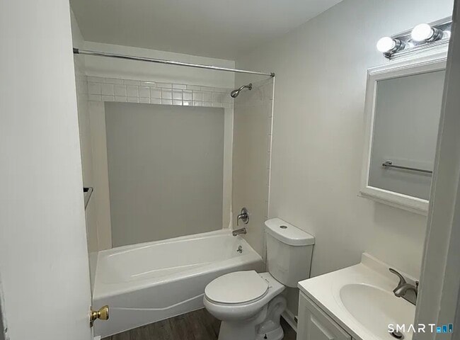 Photo - 832 Atlantic St Unidad 4A