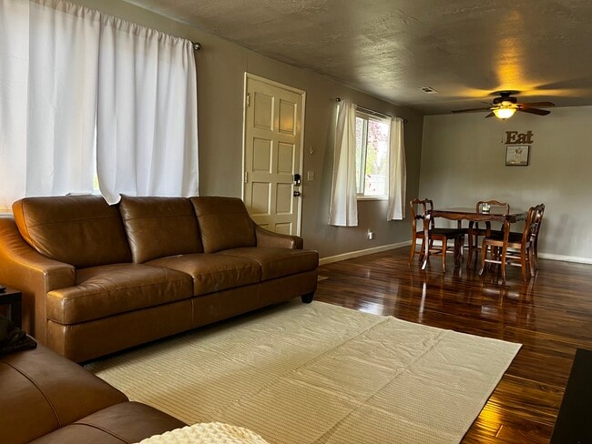 Photo - 925 Olympic Ave