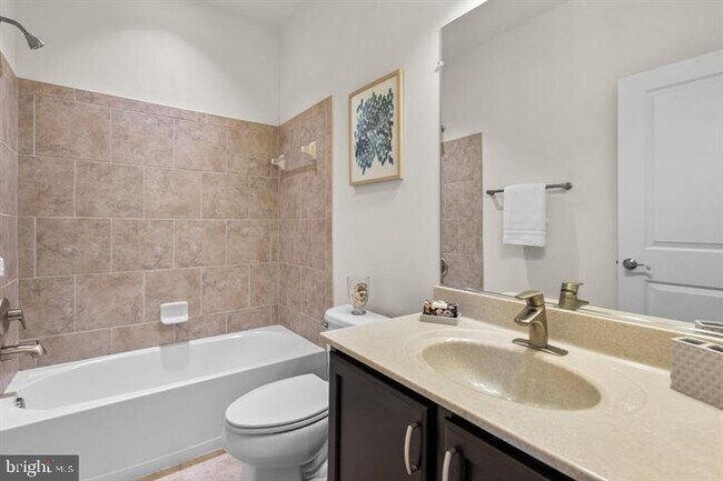 Photo - 722 Crown Park Ave