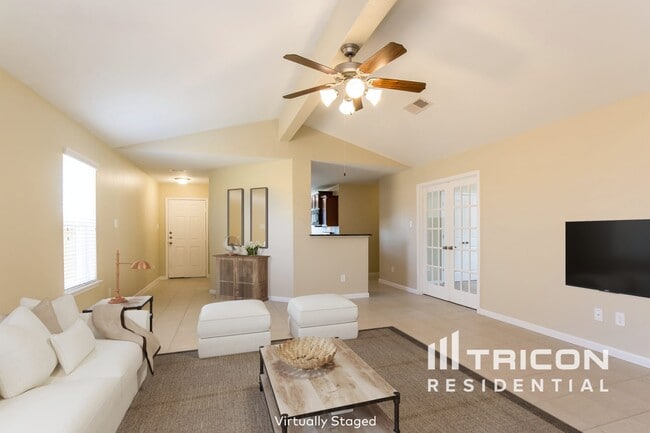 Photo - 508 Red Dusk Paint Dr