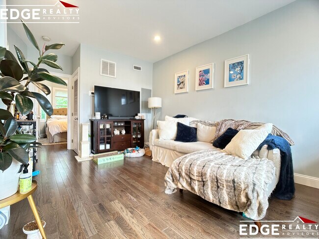 Photo - 120 Webster St Unit 1