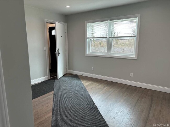 Photo - 99 N Railroad Ave