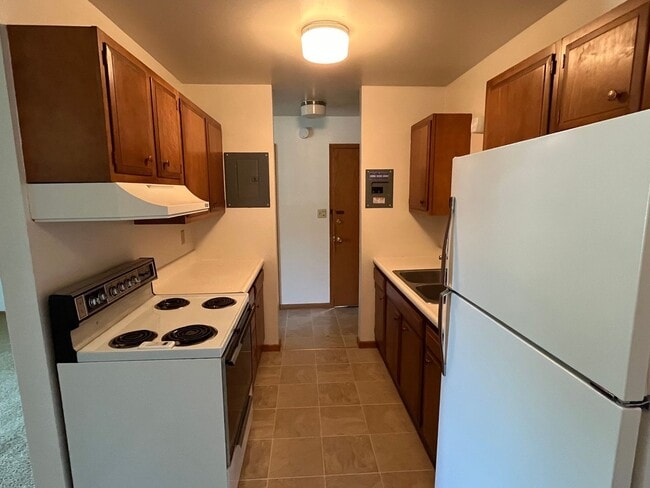 Photo - Ambassador 2 Bed 1 Bath Unit 10