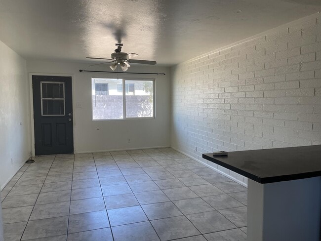 9816 N 15th St Unidad 2