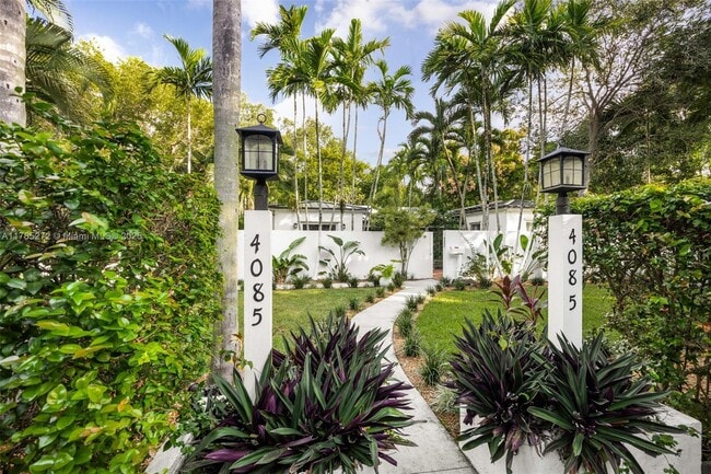 Photo - 4085 Poinciana Ave