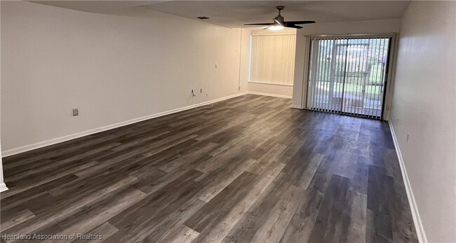 Photo - 3915 Edgewater Dr