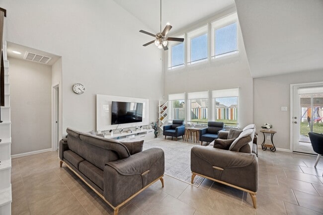 Building Photo - 21030 Albany Landing Ln