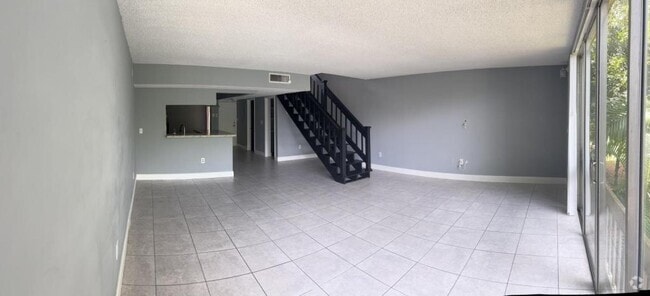Building Photo - 8401 W Sample Rd Rental