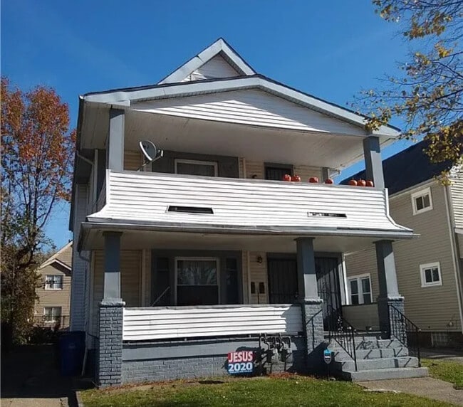 Building Photo - 1209 E 145th St Unit Down