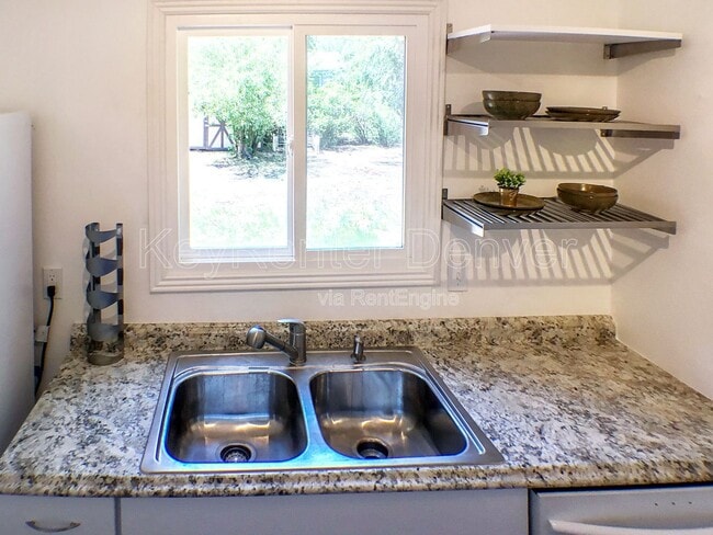 Photo - 1285 S Holly St