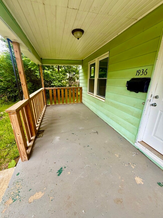Photo - 1936 Floral Ave