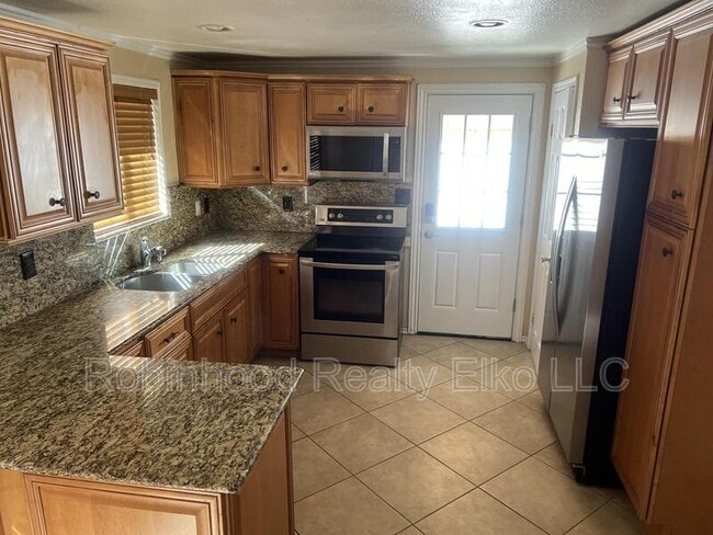 Photo - 951 Sunrise Dr