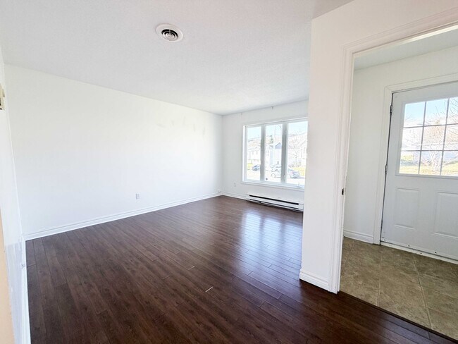 Photo - 9 Edgecombe Dr