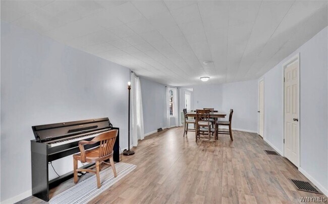 15 Seneca St