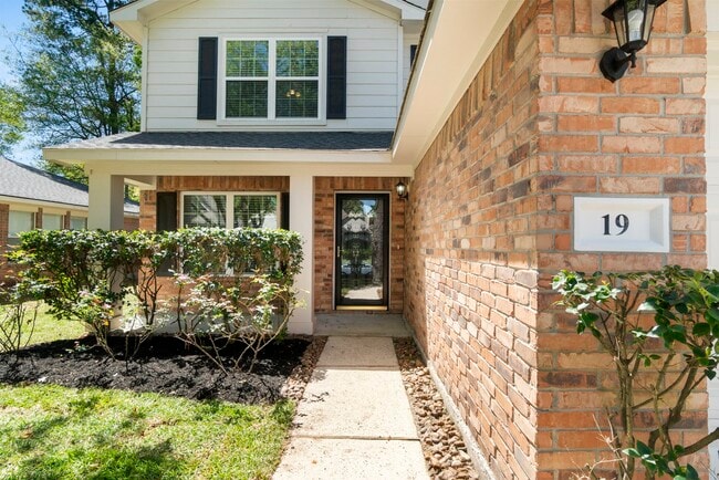 Photo - 19 Shimmer Pond Pl