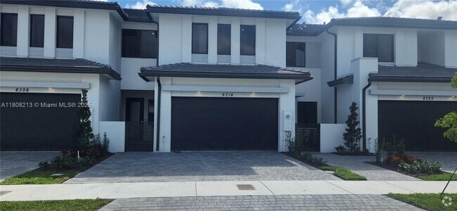 Building Photo - 8314 SW 120th Ter Rental