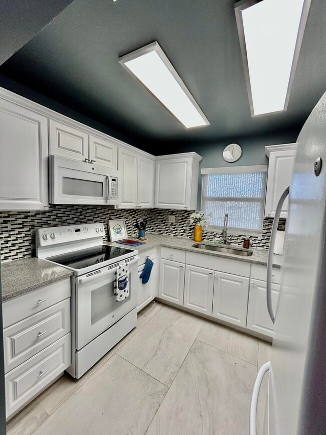 Photo - 5289 Lakefront Blvd