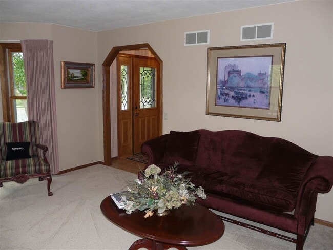 Photo - 7409 Sawmill Rd