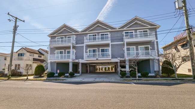 Building Photo - 210 N Madison Ave