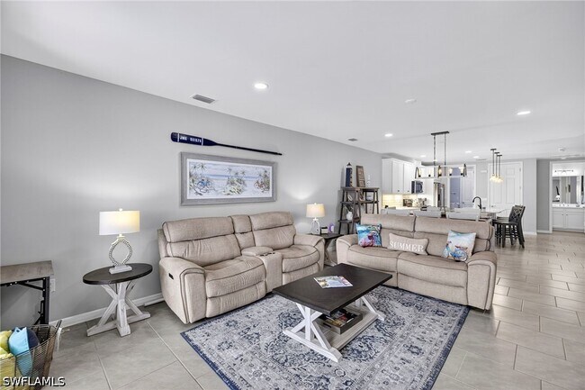 Photo - 14582 Edgewater Cir