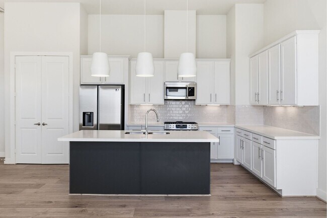 Photo - 2948 Alice St