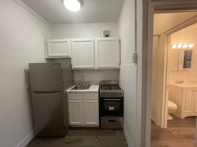 434 W Wellington Ave Unit 309