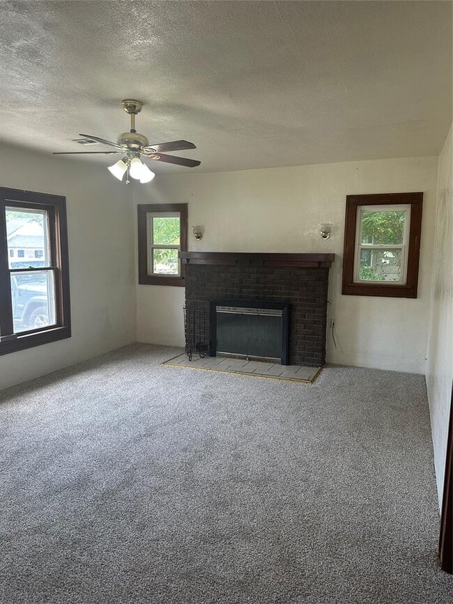Photo - 815 Sunset Dr