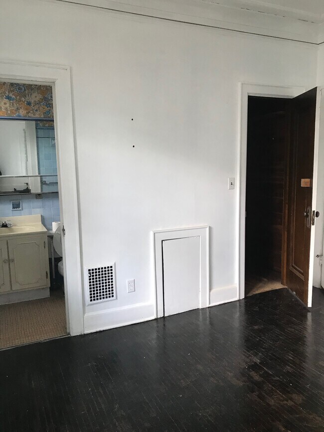 Photo - 605 W Hovey Ave