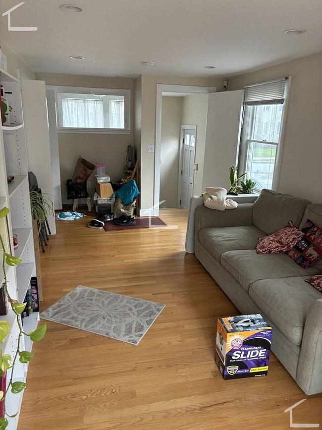 Photo - Rent a House in Newton 4bed/2.5 Bath - Parking included!