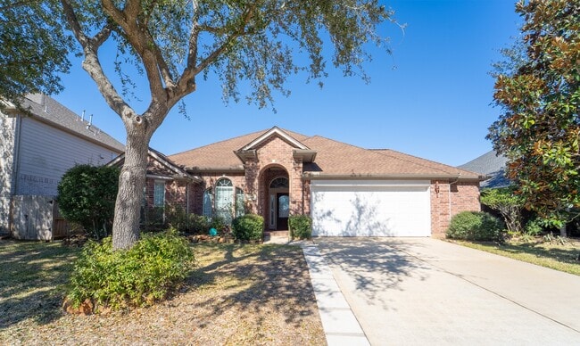 Building Photo - 2910 Sandleigh Dr