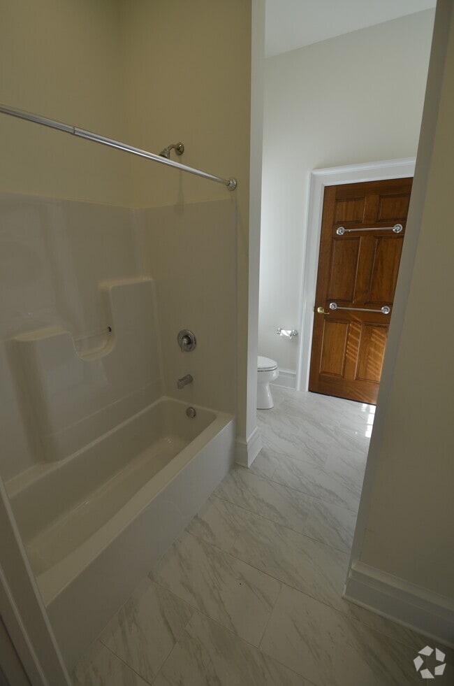 Building Photo - 260 Henderson St Unit 2 Rental