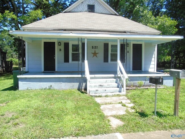 Photo - 521 Oshaughnessy Ave NE