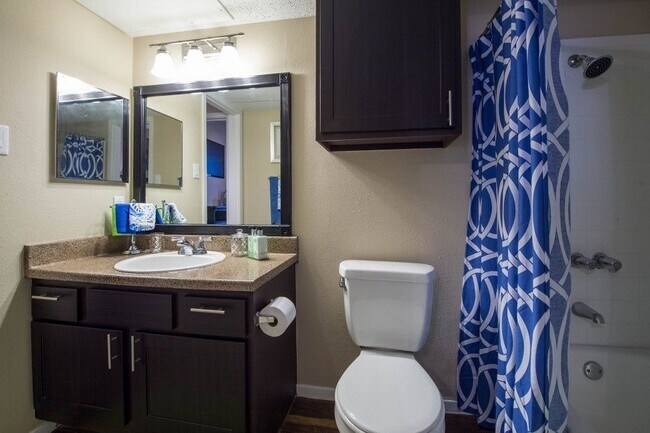 6808 S I-35 Frontage Rd Unit 111