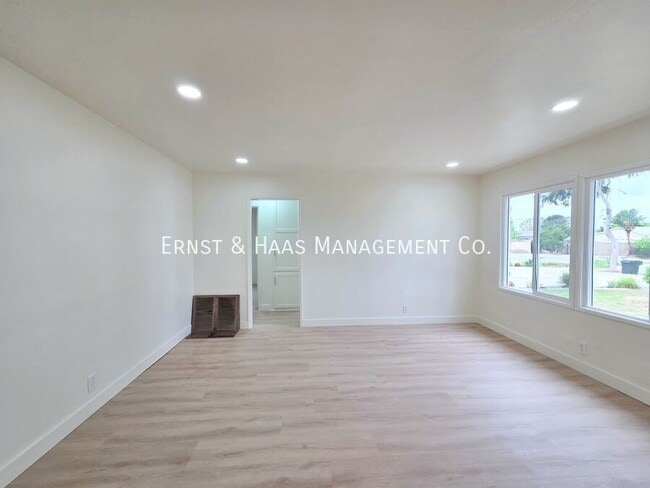 Photo - 13418 Lynne Dr