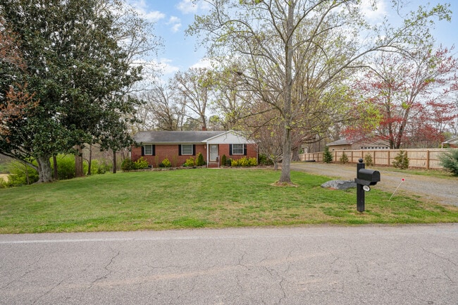 Photo - 296 Hopewell Church Rd